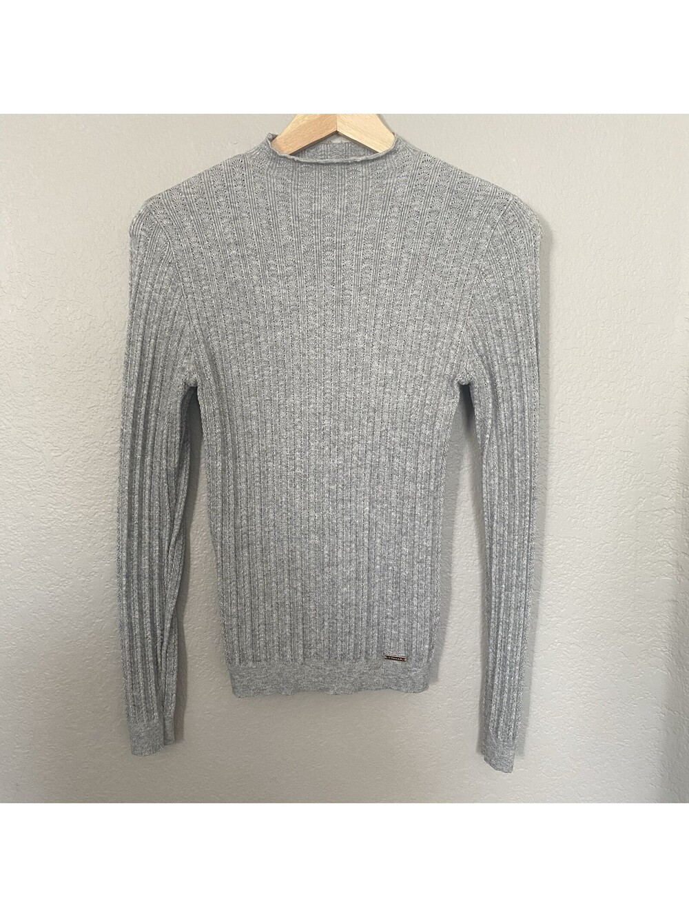 Tahari Women’s Gray Sweater Cotton Blend Pullover Long Sleeves Sz XS Lightweight